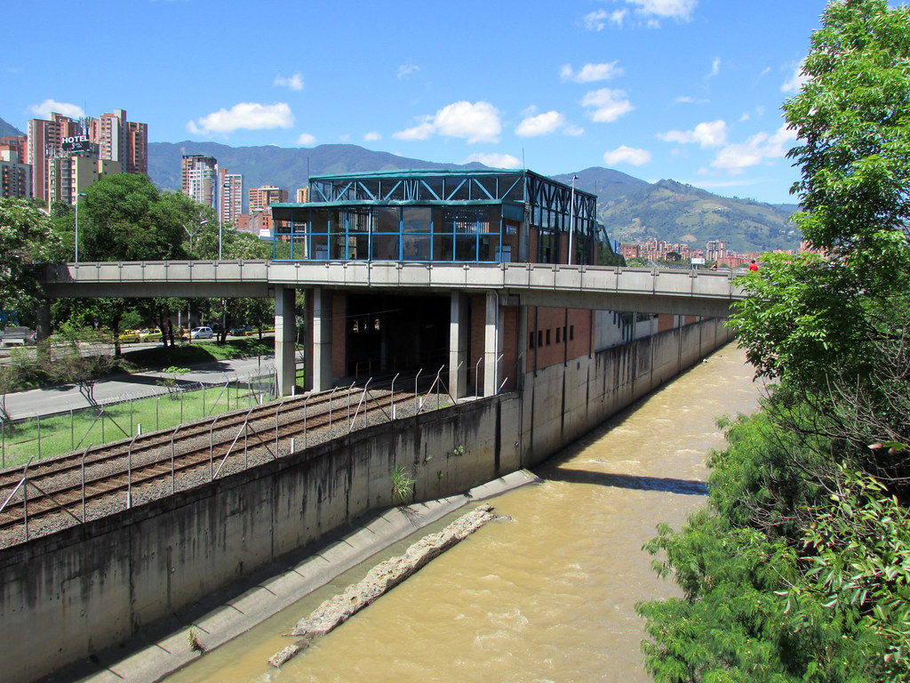 Destape de cañerías en La Aguacatala Medellín